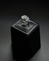 طقم اكسسوار مرصع بزركون لامع مع تعليقة في المنتصف