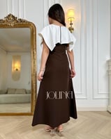 فستان بني ناعم بكاب ابيض