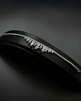 طقم اكسسوار بتصميم أوراق كثيفة على شكل V