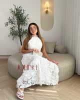 فستان دانتيل أبيض طويل