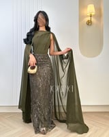 فستان سهرة زيتي مطرز مع شال طويل