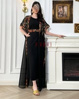 جلابية لون اسود