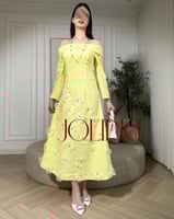 فستان مزين بورود