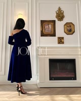 فستان نيلي مخمل