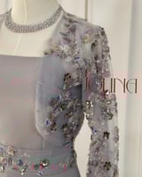 طقم مطرز رمادي باكمام