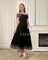 فستان سهرة أسود مخملي بتصميم أوف شولدر