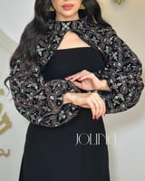 فستان أسود بتطريز تراثي