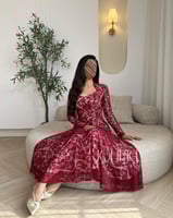 فستان دانتيل عنّابي طويل