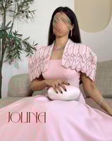 فستان وردي مطرز