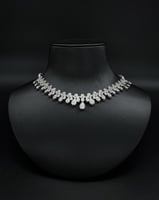 طقم اكسسوار بتصميم أزهار وقطرة مركزية