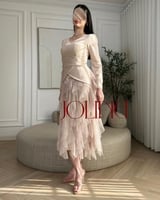 فستان بيج بكسرات واكمام