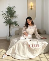 طقم بيج مطرز دانتيل بأكمام واسعة