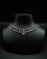 طقم اكسسوار بحبات دمعة متدلية