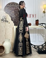 جلابية لون اسود