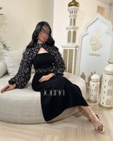 فستان أسود بتطريز تراثي