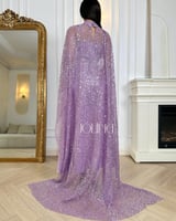 فستان بنفسجي مع كاب لامع طويل