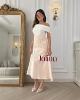 فستان ون شولدر عاجي بتطريز لؤلؤي