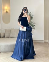 فستان كحلي مخملي بفيونكة