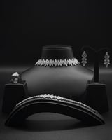 طقم اكسسوار بتصميم أوراق متدلية