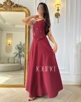 طقم عنابي بقصة توب وتطريز ورود