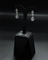 طقم اكسسوار بحبات دمعة متدلية