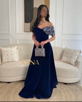 فستان مخمل جوخ نيلي بتطريز فضي