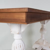 كونسول من الخشب المعتق