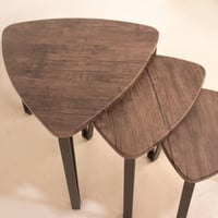 طاولات خدمة 3 قطع سطح خشبي وقواعد حديد