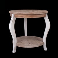 طاولة جانبية من الخشب