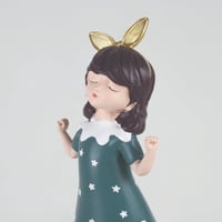 مجسم لطيف بشكل طفله