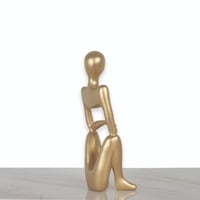 مجسم صغير ذهبي (طول المجسم 21سم)