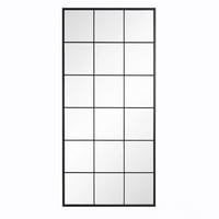 مرآة ديكور فخمة بتصميم شبكي تعزز جمال المساحة.