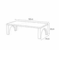 طاولة قهوة بتصميم بسيط وأنيق، سطح بلون فاتح مع أرج...