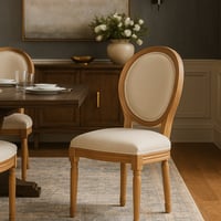 كرسي كلاسيكي أنيق بلون بيج وخشبي .