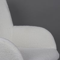 كرسي قماش بوكليه أبيض - تصميم مربع