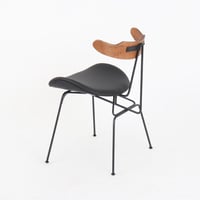 كرسي إسكندنافي عصري - مقعد جلد اسود