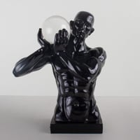 مجسم عضلي اسود