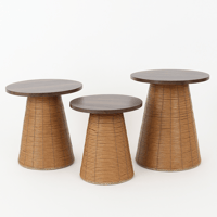 طقم طاولات خزف فاتح - أسطح خشب داكنة