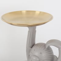 مجسم حامل للضيافة - لون رمادي