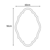 مرآة بإطار خشبي منحوت بتصميم كلاسيكي ناعم يضيف لمس...