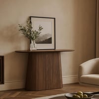 كونسول خشبي بتصميم عصري أنيق، يضفي دفء وفخامة على...