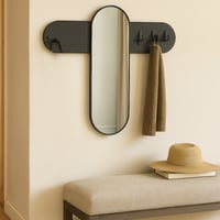 مرآة جدارية عصرية مع رف وعلّاقات تضيف تنظيمًا وأنا...