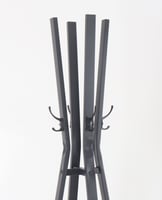 استاند ارفف مع علاقة ملابس