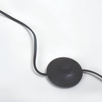 مصباح ارضي باللون الابيض