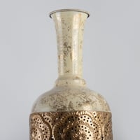 فازه حديد ذهبي مع بيج كبير