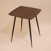 طاولة خدمة - قواعد حديد - سطح خشبي مربع - بني غامق