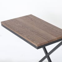 طاولة خدمة مفرد خشبي بقواعد معدنيه