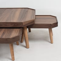 طقم 5 طاولات ارضيه - خشب داكن - شكل سداسي