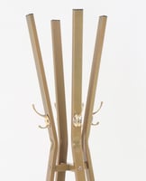 استاند ارفف مع علاقة ملابس