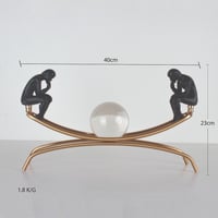 تحفه ذهبيه بلمسات انيقه بكره بلور متحركه وبتمثالي...